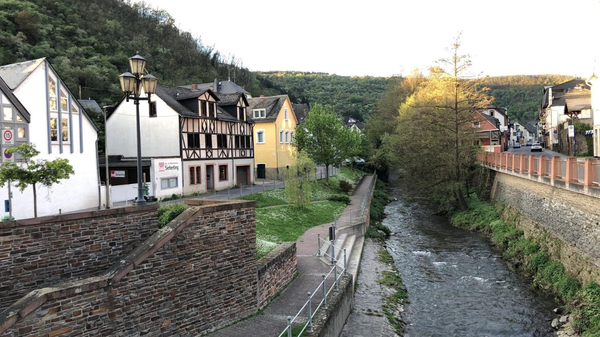 Rheinliebe Bistro Und Pension Lorch am Rhein Exterior photo